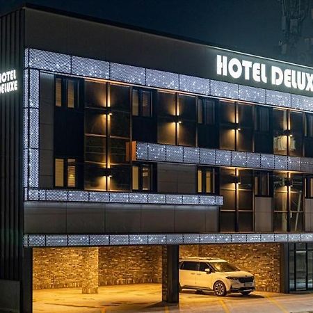 Deluxe Motel جيوجي المظهر الخارجي الصورة