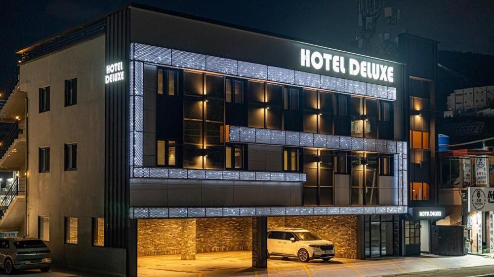 Deluxe Motel جيوجي المظهر الخارجي الصورة