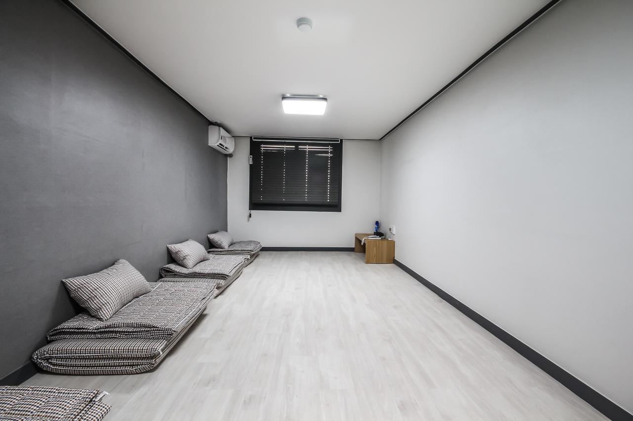 Deluxe Motel جيوجي المظهر الخارجي الصورة
