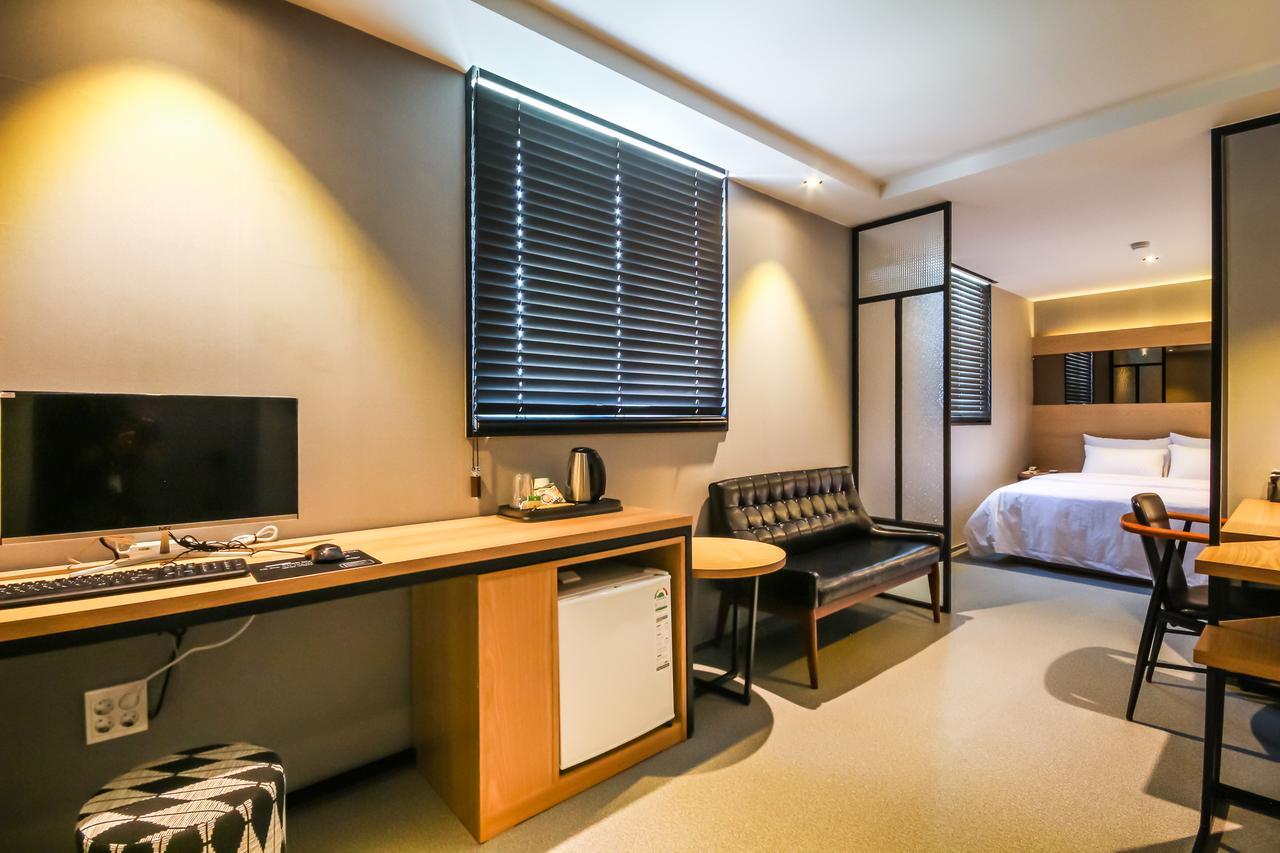 Deluxe Motel جيوجي المظهر الخارجي الصورة