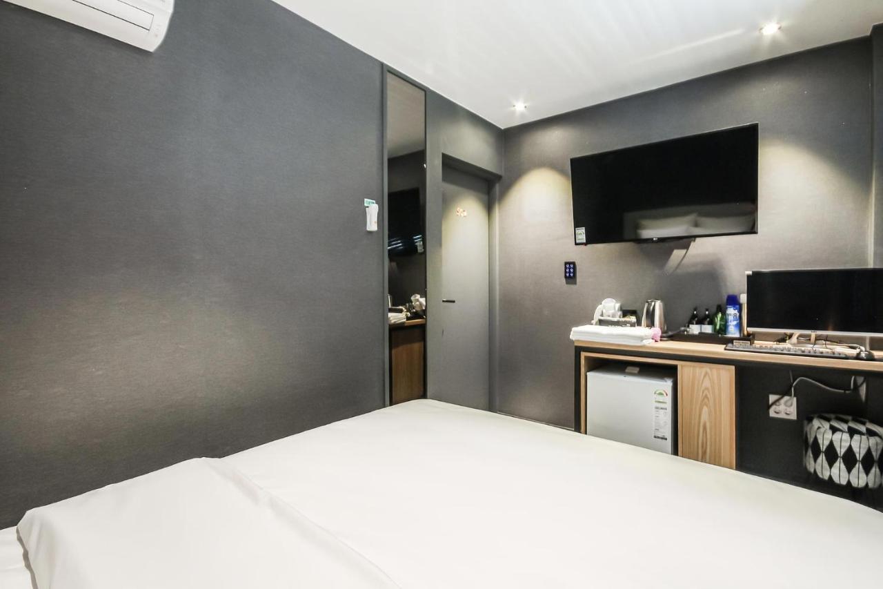 Deluxe Motel جيوجي المظهر الخارجي الصورة