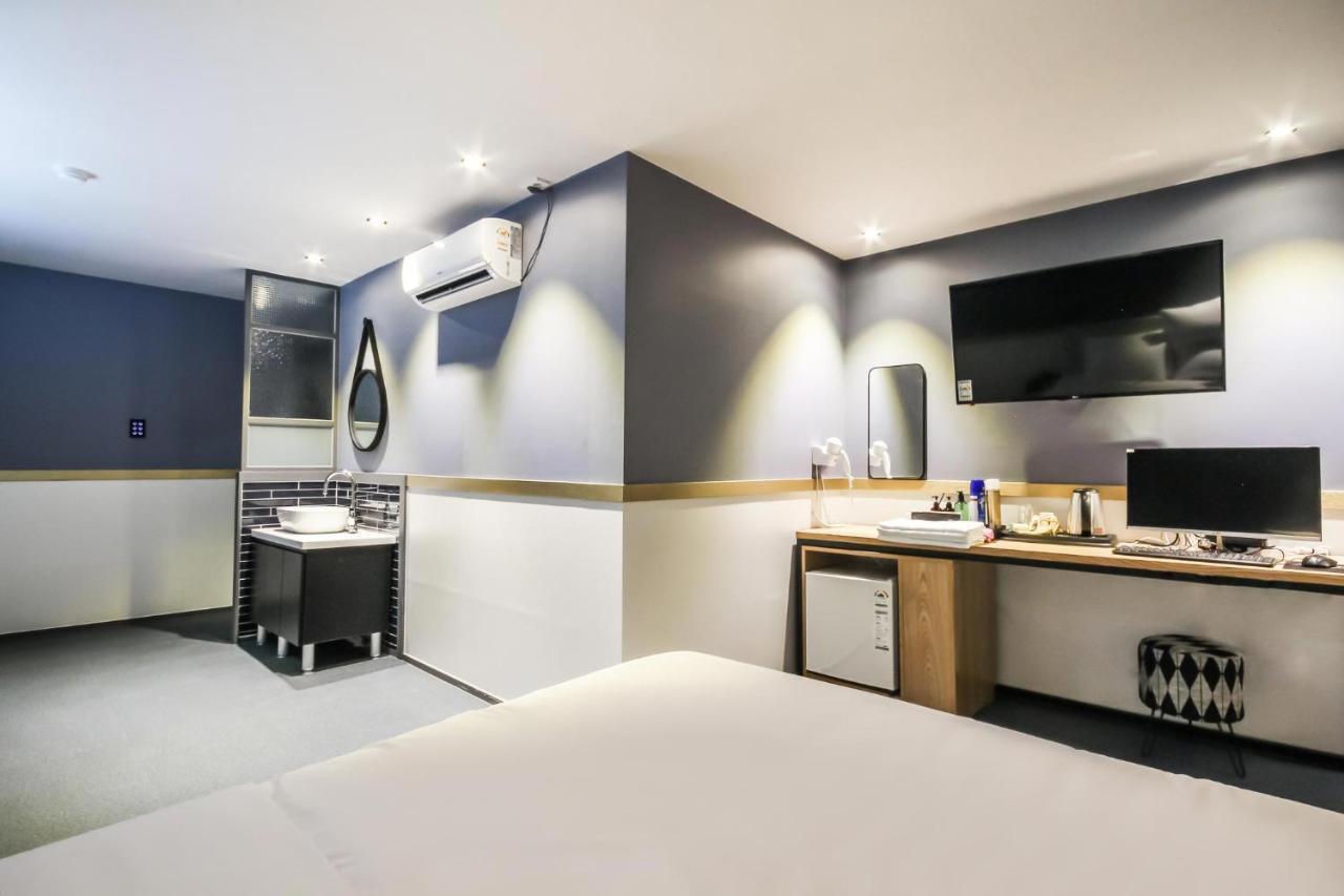 Deluxe Motel جيوجي المظهر الخارجي الصورة