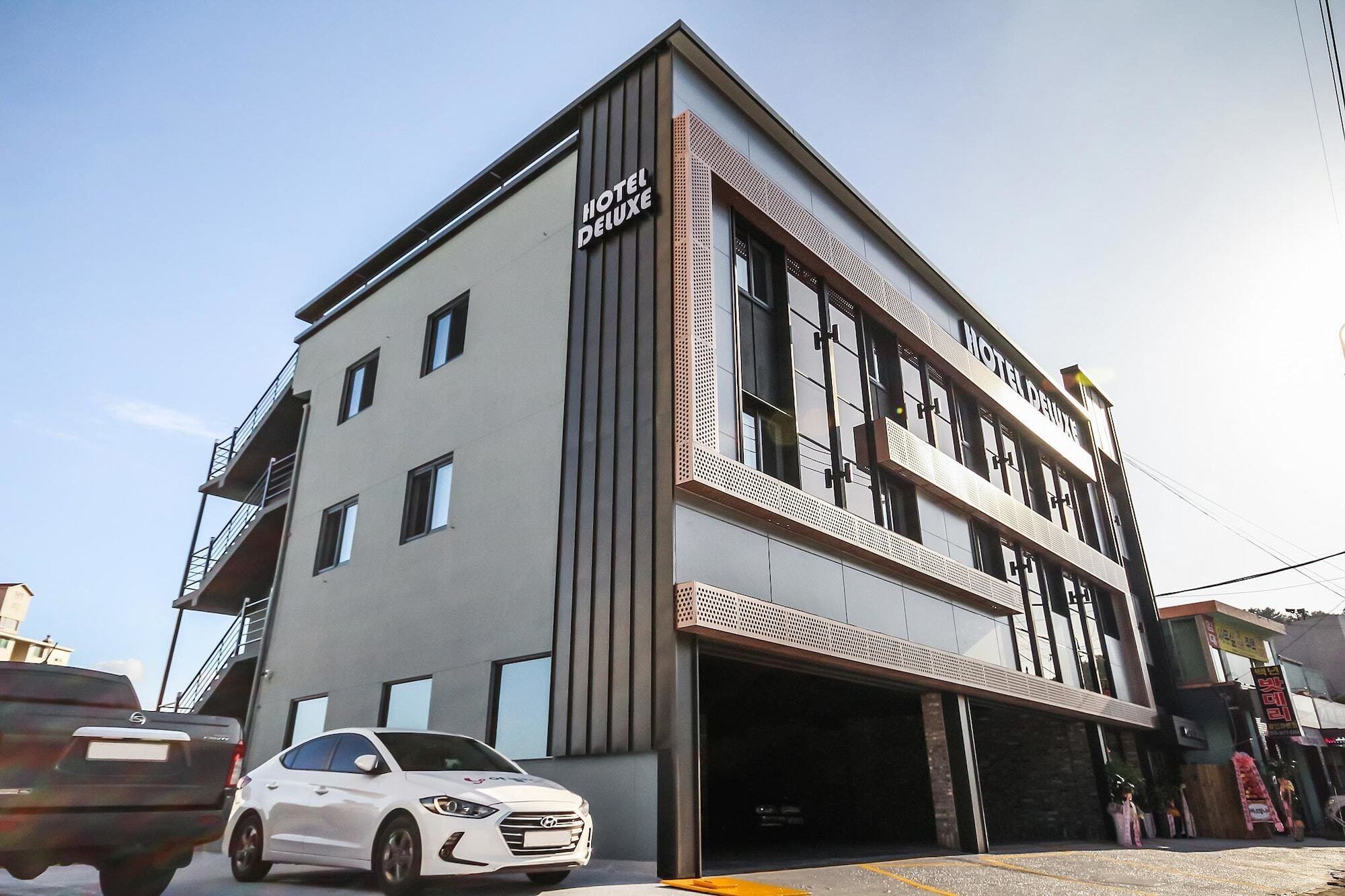 Deluxe Motel جيوجي المظهر الخارجي الصورة